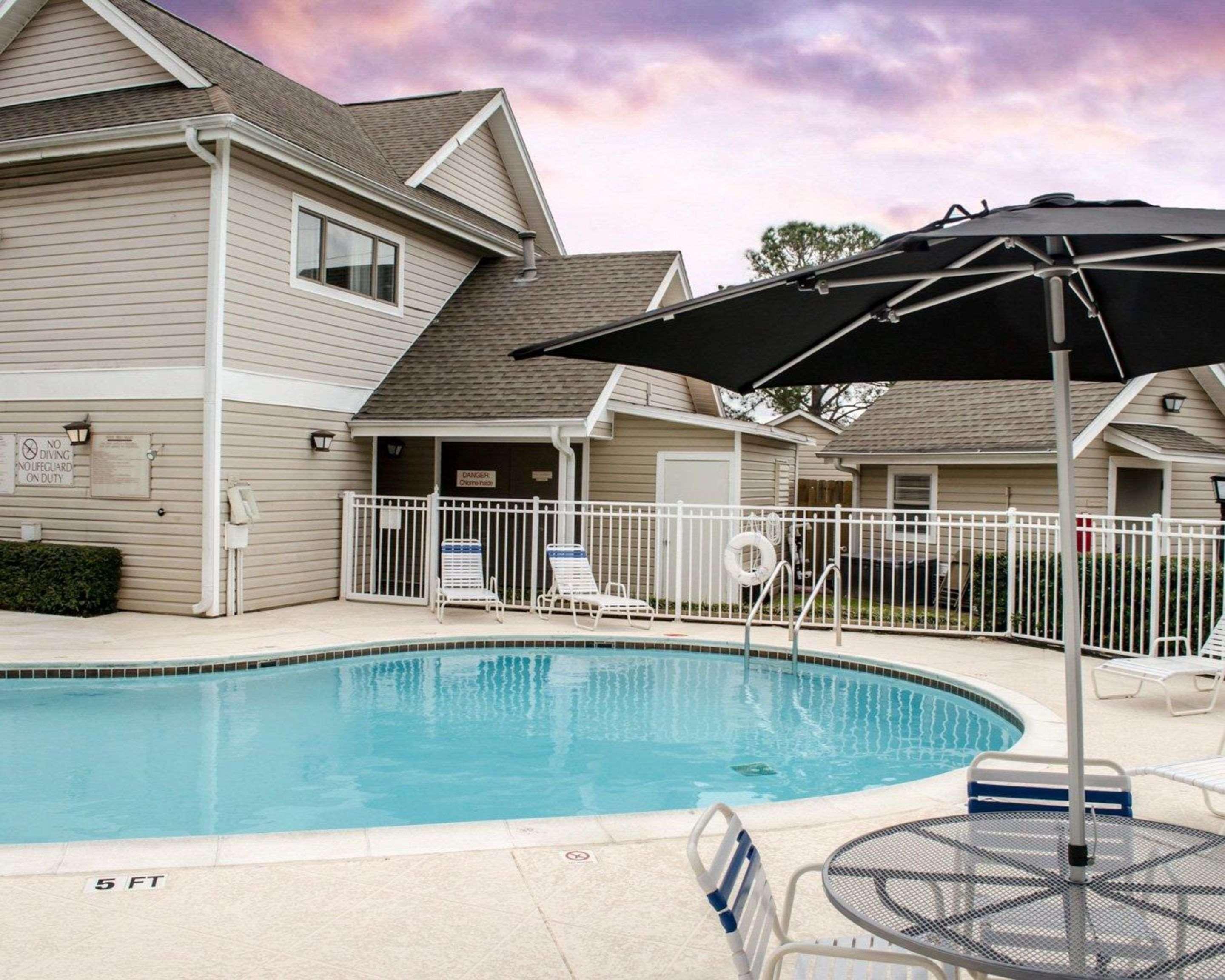 Surestay Studio By Best Western Pensacola Exterior photo
