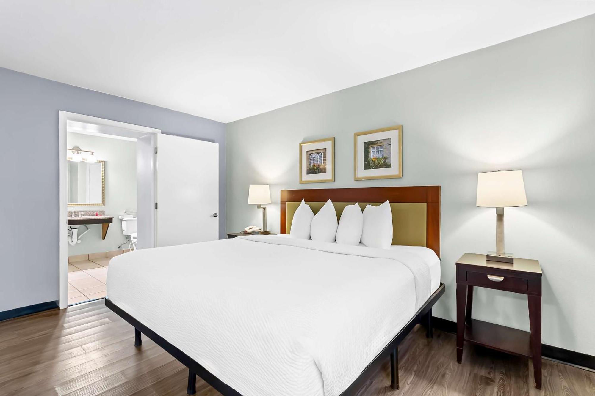Surestay Studio By Best Western Pensacola Exterior photo