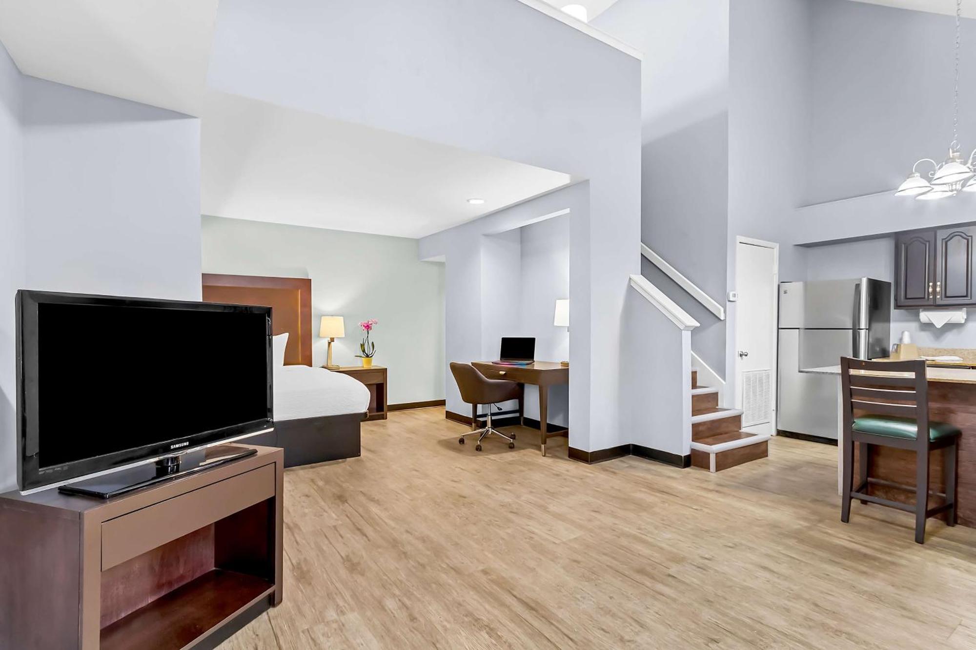 Surestay Studio By Best Western Pensacola Exterior photo